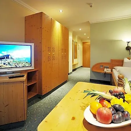 Hotel Thermal-badhotel Kirchler Tux