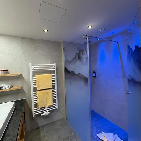 Thermal-badhotel Kirchler 4* Tux